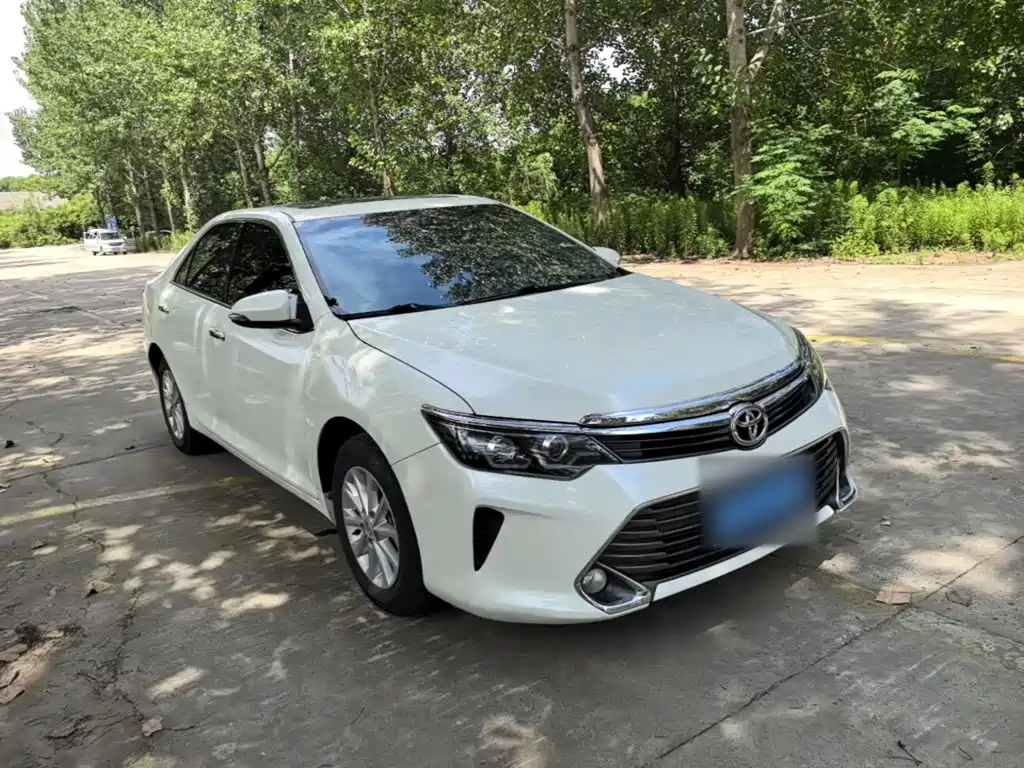 Toyota Camry 2016 2015 2.0G Leading Edition