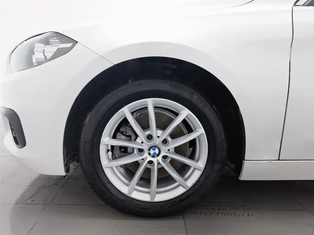 BMW 1 Series 2018 118i Fashion Edition фото 17