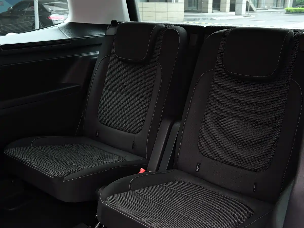 Volkswagen Sharan 2018 380TSI Comfort 7-Seater фото 26