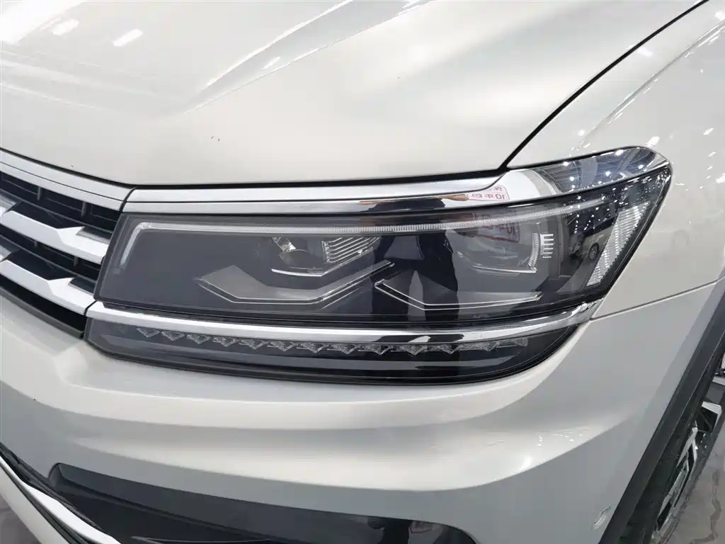 Volkswagen Tiguan L 2020 330TSI Auto 2WD R-Line Flagship China VI фото 7