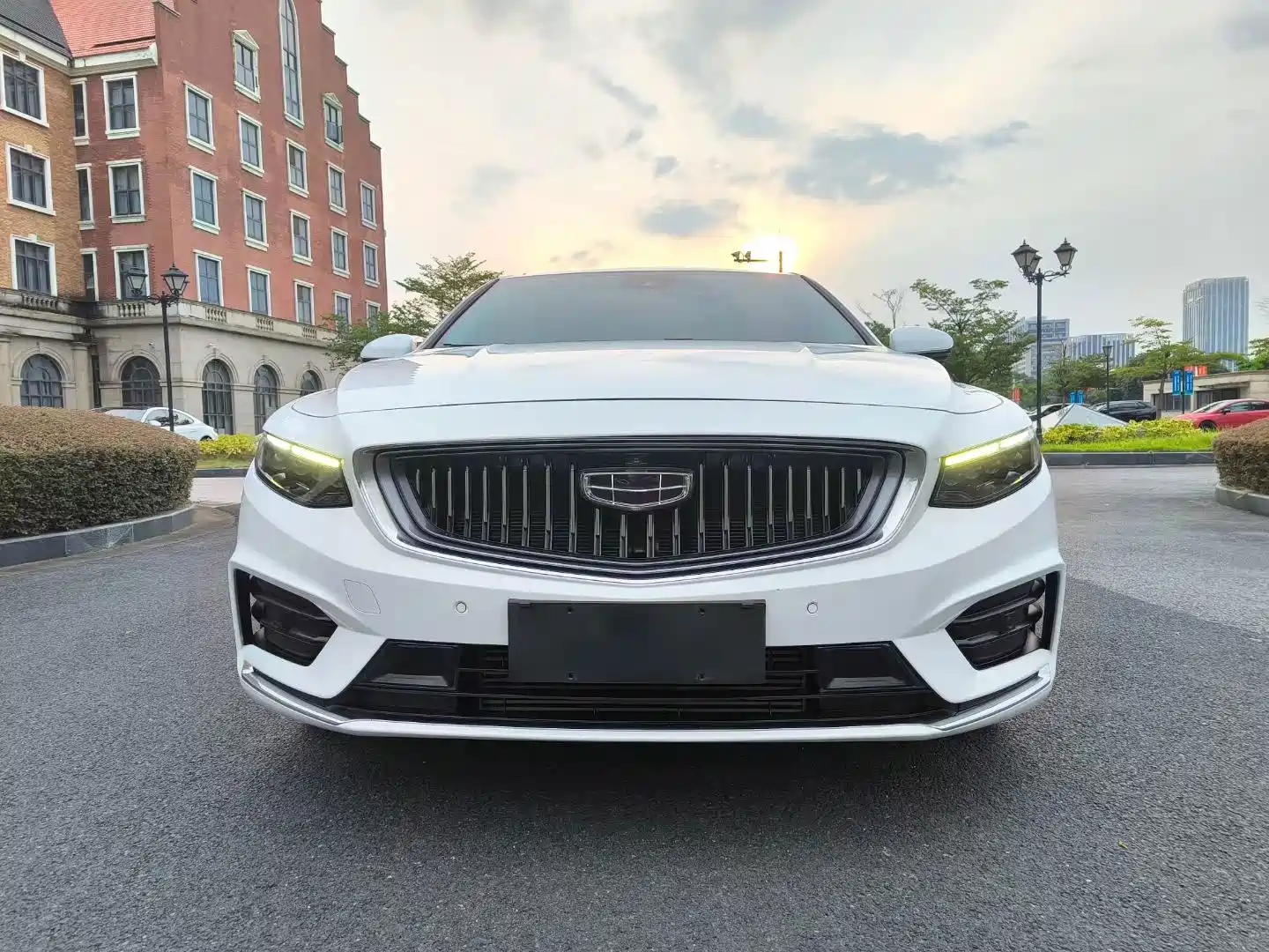 Фото 2 - Geely Preface