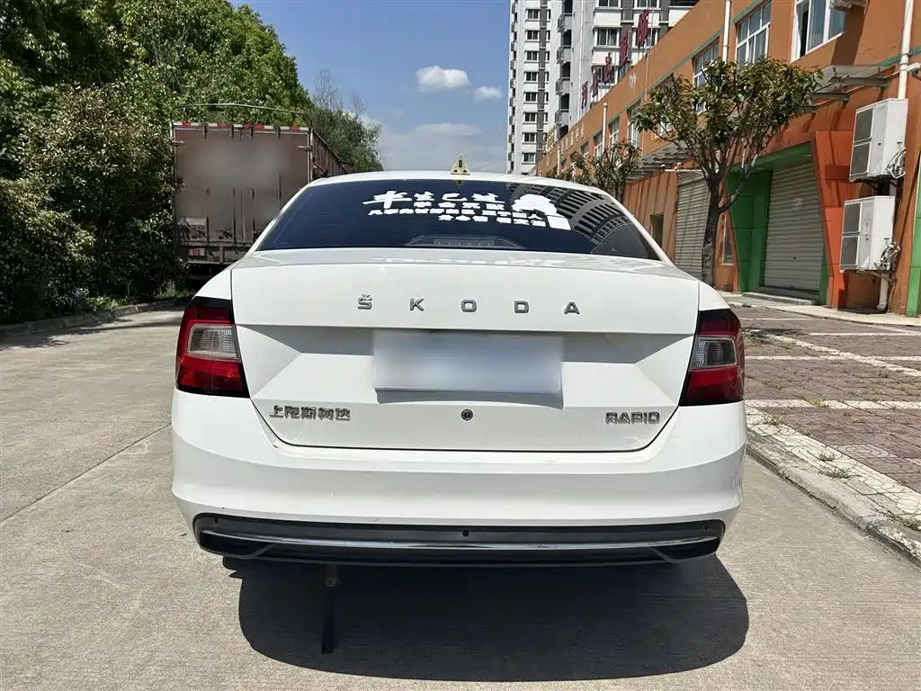 Škoda Rapid 2019 1.5L Automatic Comfort Version China VI фото 5