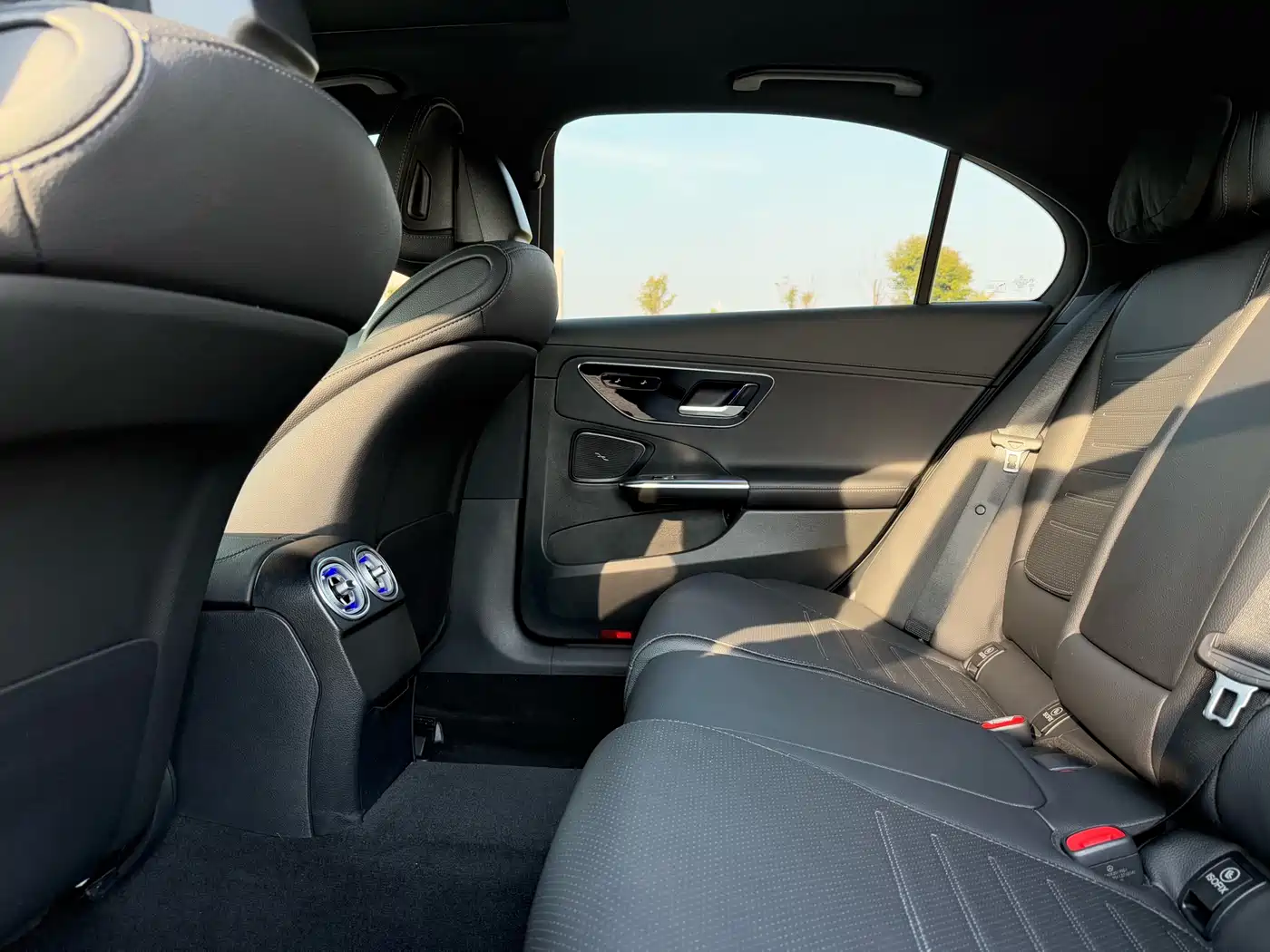 Mercedes-Benz C-Class 2024 C 200 L Sport Edition фото 11