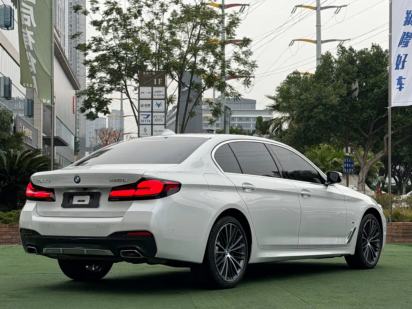 BMW 5 SERIES