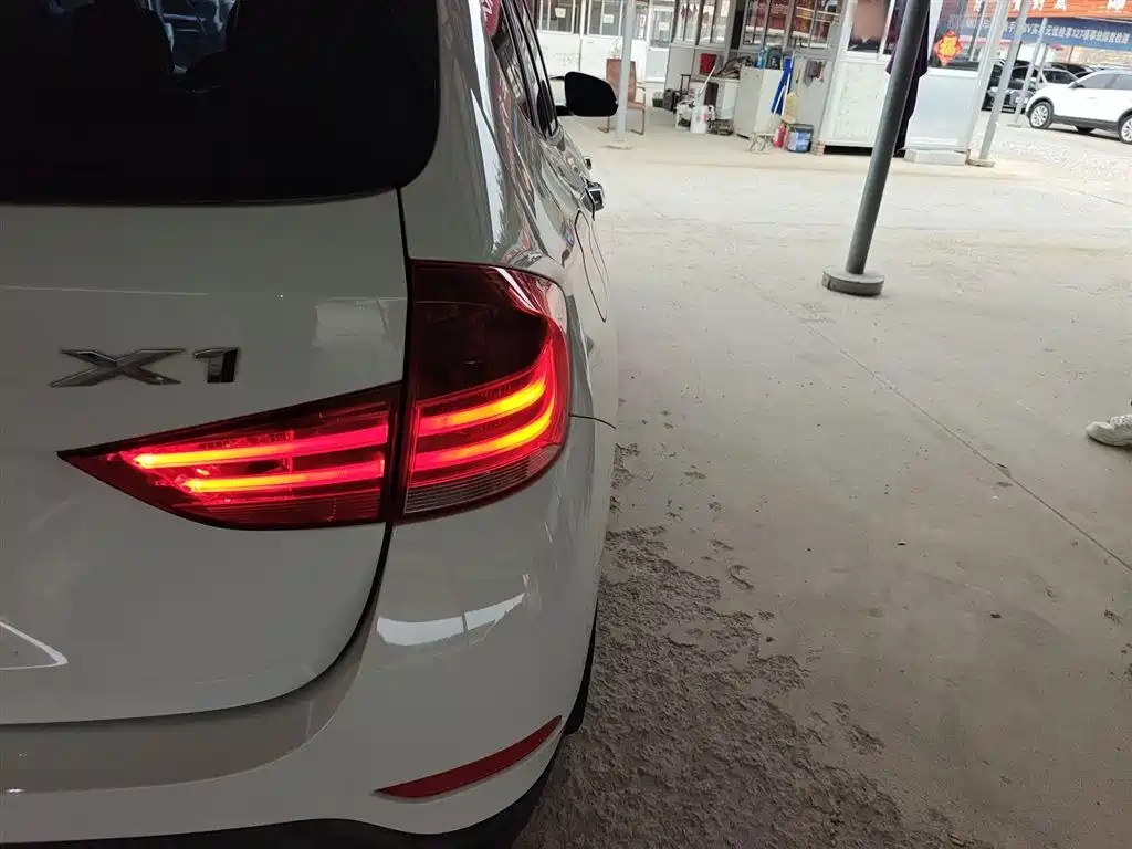 BMW X1 2014 sDrive18i Fashion Edition фото 8
