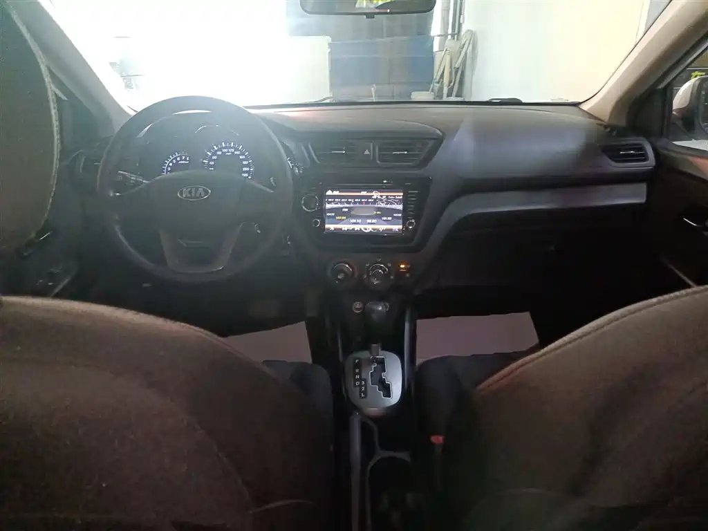 Kia K2 2012 Sedan 1.4L AT GLS Commemorative Edition фото 10
