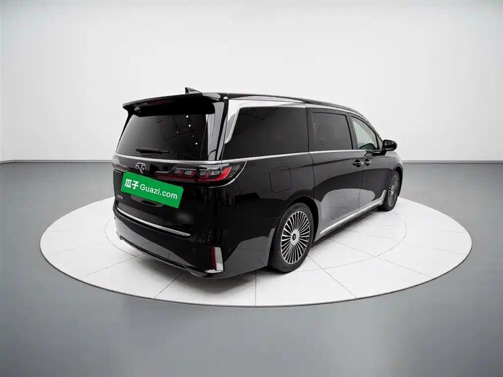 Voyah Auto Voyah Dreamer 2025 PHEV AWD Flagship Kunpeng Edition фото 7