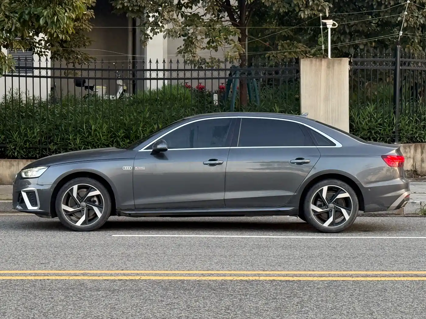 Audi A4L 2021 40 TFSI Premium Life Edition фото 5
