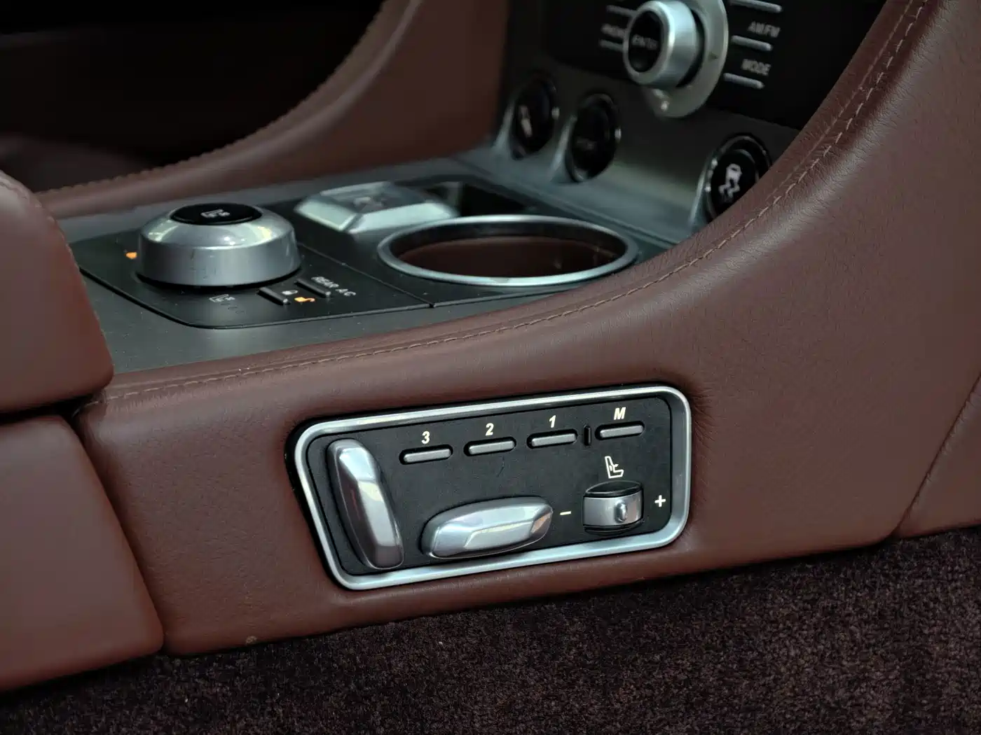 Aston Martin Rapide 2012 2010 6.0L