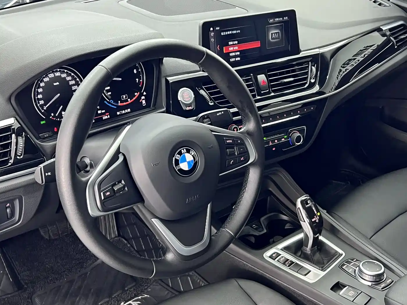 BMW 1 Series 2021 120i M Sport фото 10