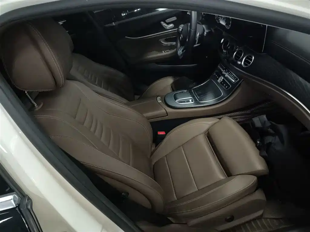 Mercedes-Benz E-Class 2019 E 200 L Sport фото 25