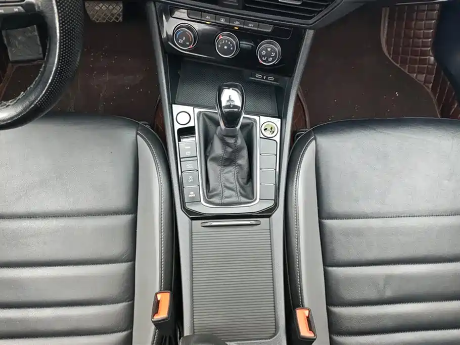 Volkswagen Sagitar 2022 280TSI DSG Surpassing Edition фото 16