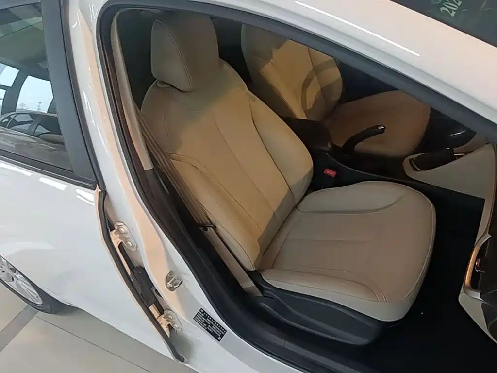 Фото 20 - Buick Excelle