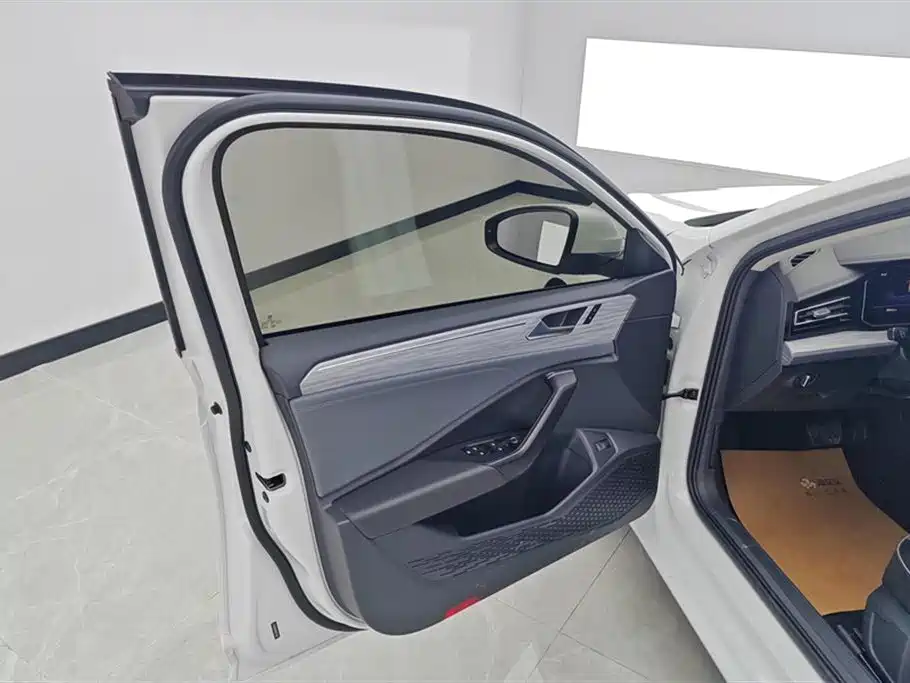Volkswagen Sagitar 2024 300TSI DSG Surpass Edition фото 7
