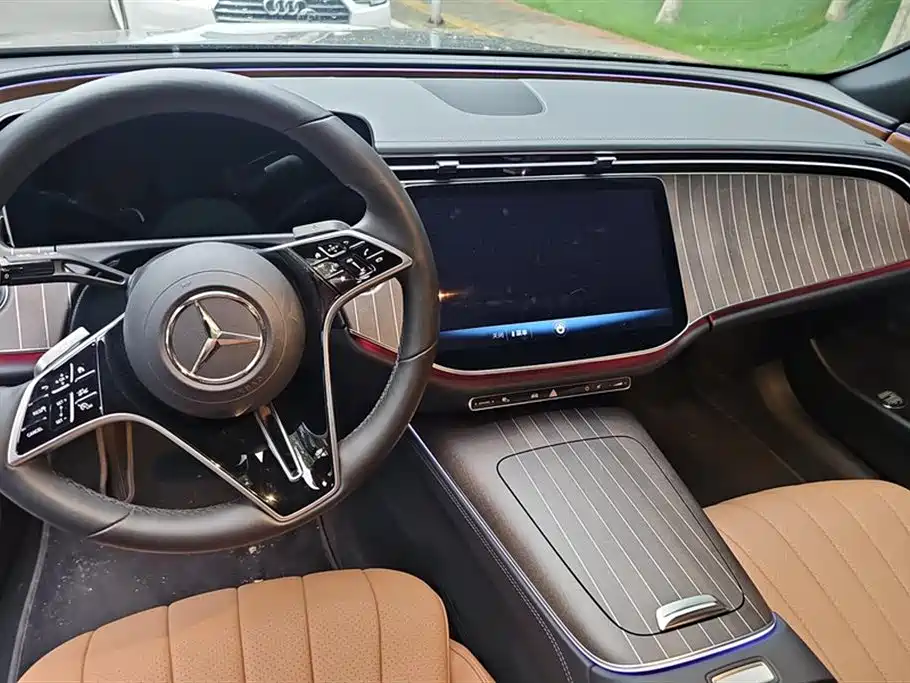 Mercedes-Benz E-Class 2024 E 300 L Fashion фото 12