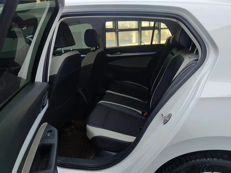 Volkswagen Golf 2023 Facelift 280TSI DSG Pro фото 11