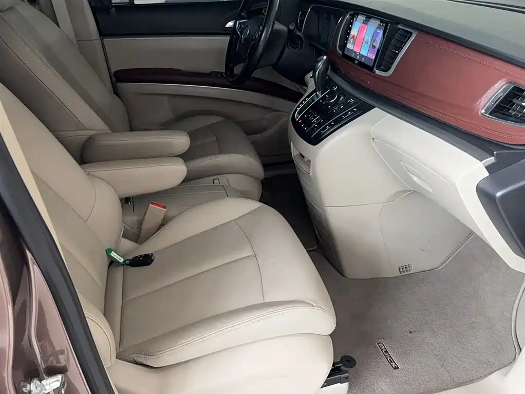 Buick GL8 2018 28T Luxury Model China VI фото 4