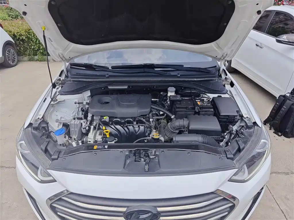 Hyundai Elantra 2016 Model 1.6L Automatic Smart Elite фото 20
