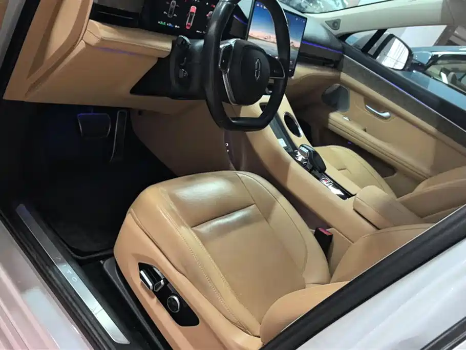 AITO Wenjie AITO M5 2022 Extended Range AWD Performance Edition фото 9