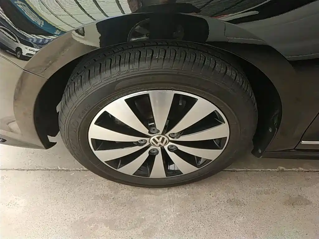 Volkswagen Sagitar 2017 180TSI Auto Exclusive Edition фото 23