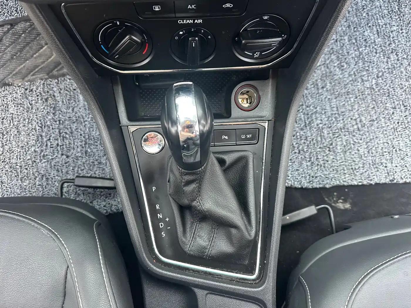 Volkswagen Lavida 2017 1.6L Automatic Comfort Edition фото 13