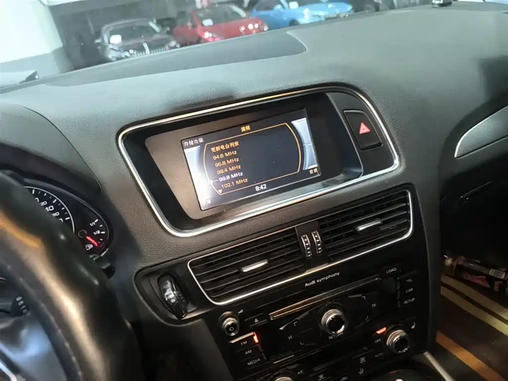 Audi Q5 2015 40 TFSI Technology фото 13
