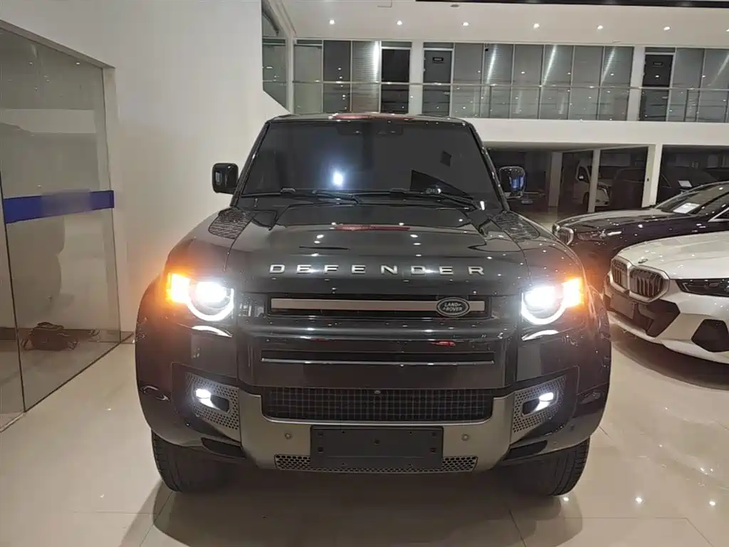 Land Rover Defender 2024 110 3.0T P400 X-DYNAMIC HSE фото 3