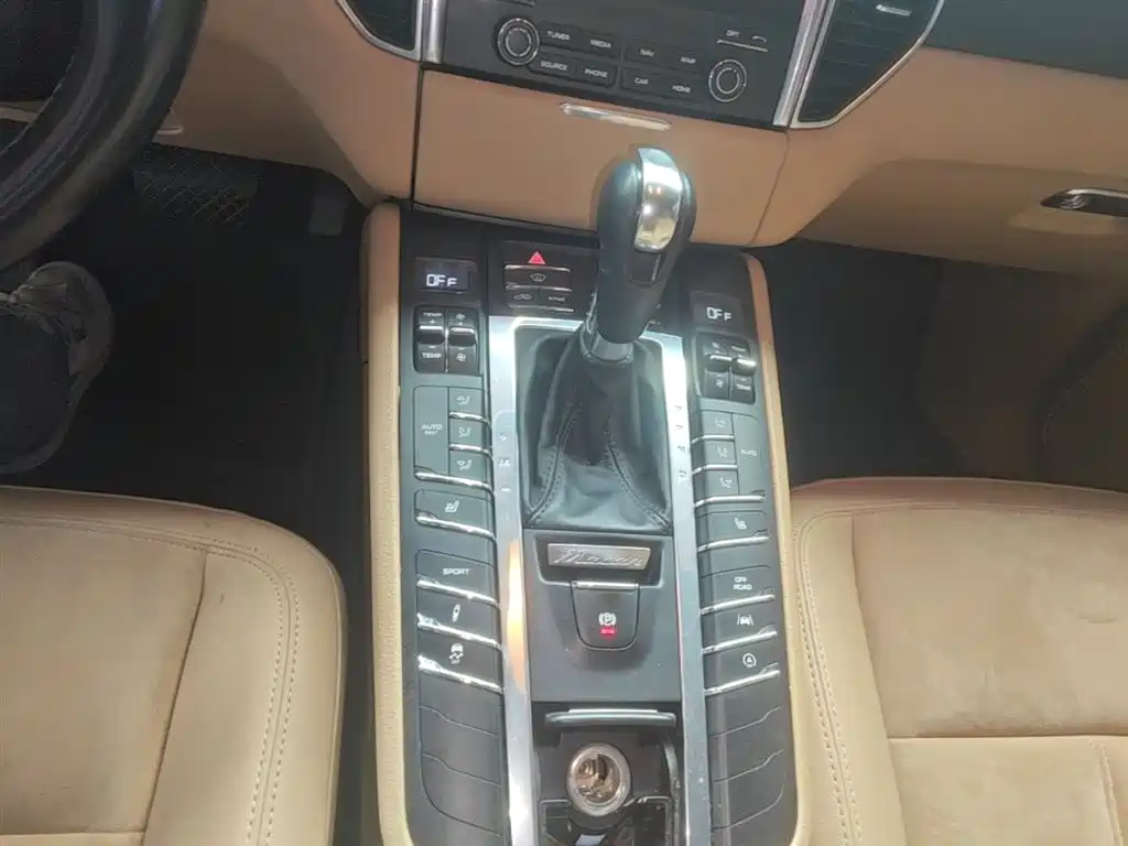 Porsche Macan 2017 Macan 2.0T фото 14