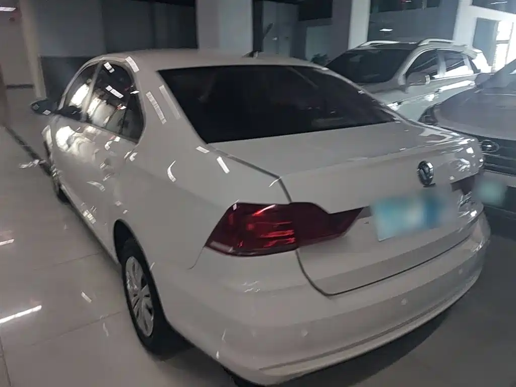 Volkswagen Santana 2016 1.6L Manual Trend Edition фото 5