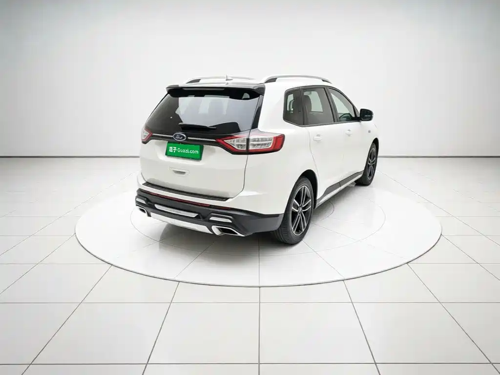 Фото 6 - Ford Edge
