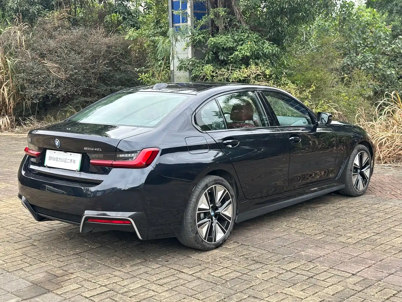 BMW i3 2025 eDrive 40 L Shadow Night Sport Package фото 17