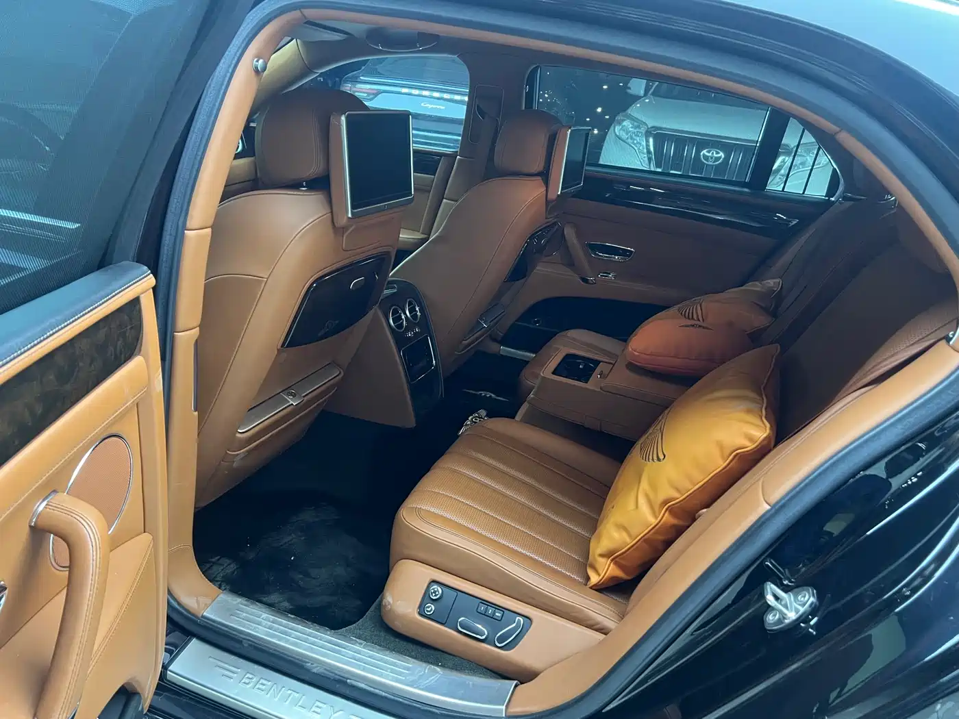 Bentley Flying Spur 2014 4.0T V8 Prestige Edition фото 4