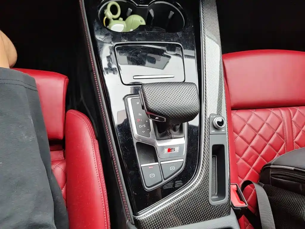 AUDI S4