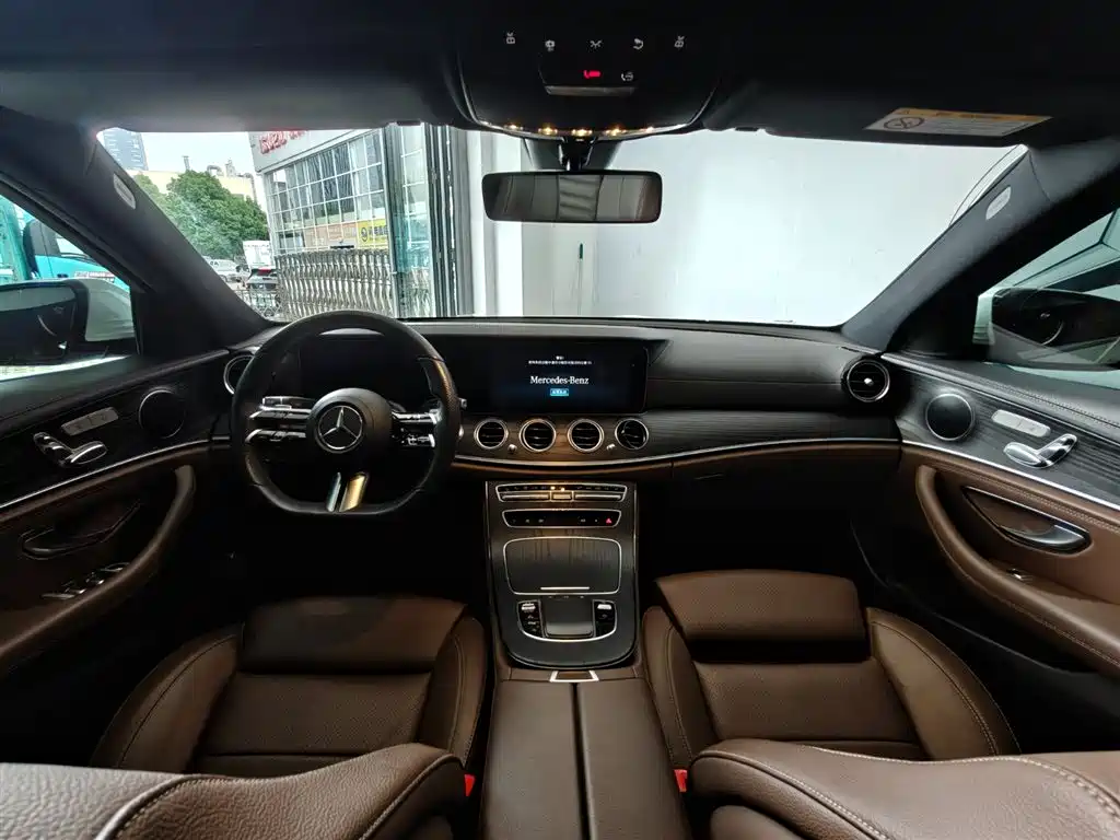 Mercedes-Benz E-Class 2022 E 300 L Sport Fashion фото 3