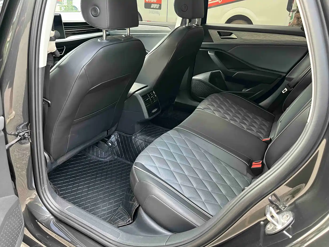 Volkswagen Sagitar 2025 300TSI DSG Surpass Edition фото 16