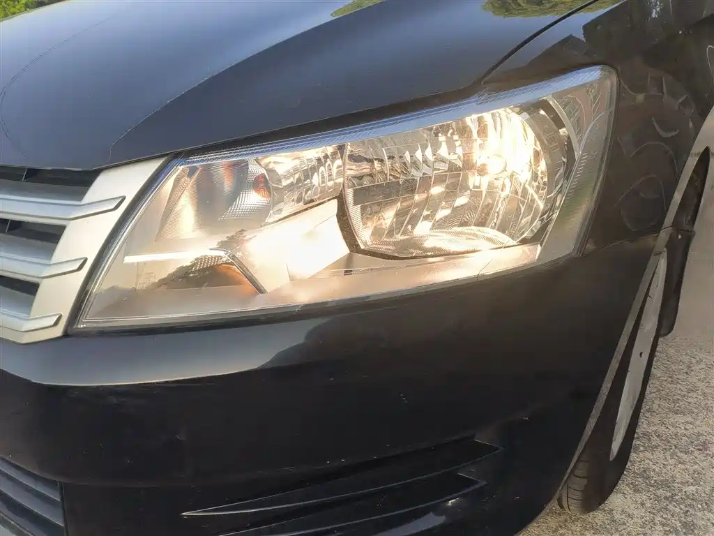 Volkswagen Santana 2015 1.4L Manual Trend Edition фото 24