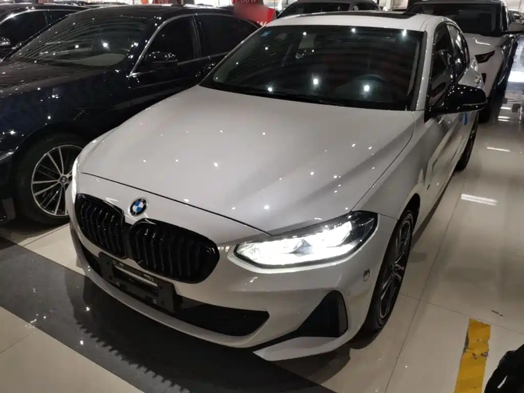 BMW 1 Series 2021 125i M Sport Black Night Edition фото 2