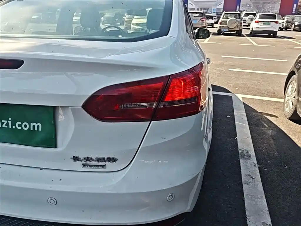 Photo 8 - Ford Focus