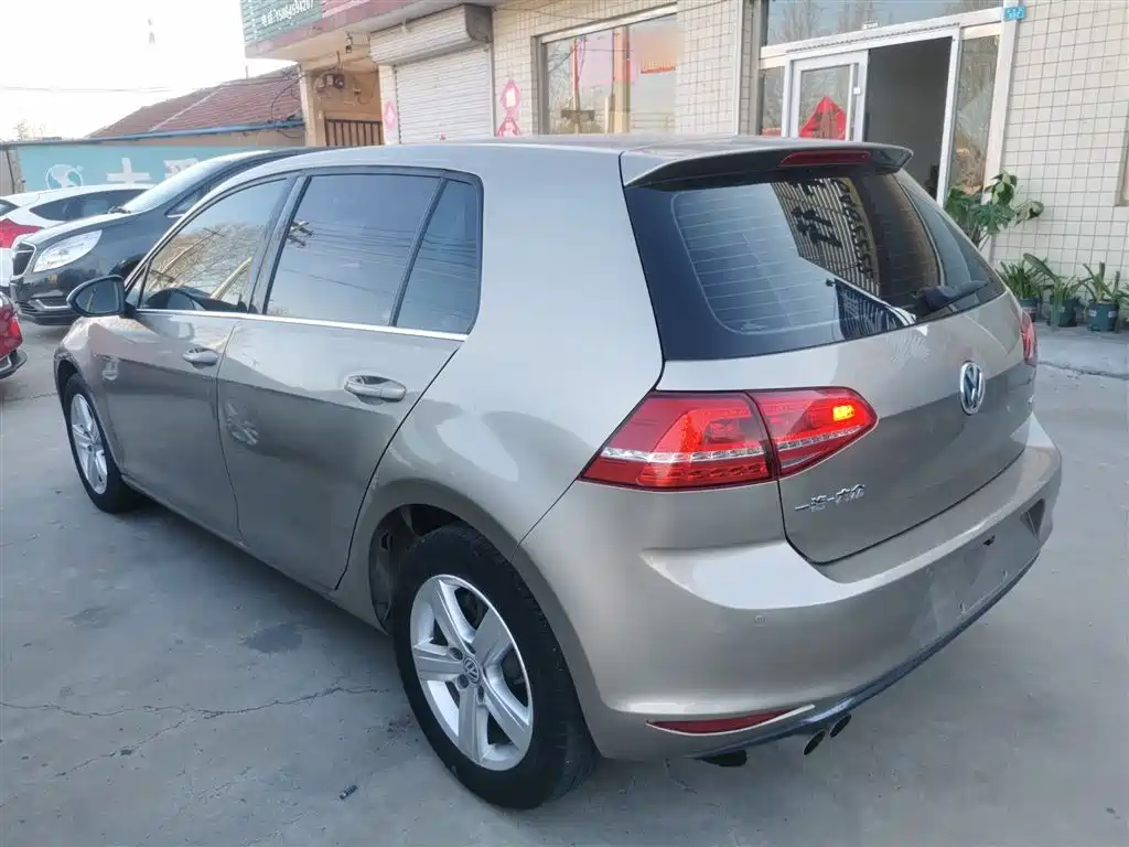 Volkswagen Golf 2016 230TSI Automatic Comfort фото 23