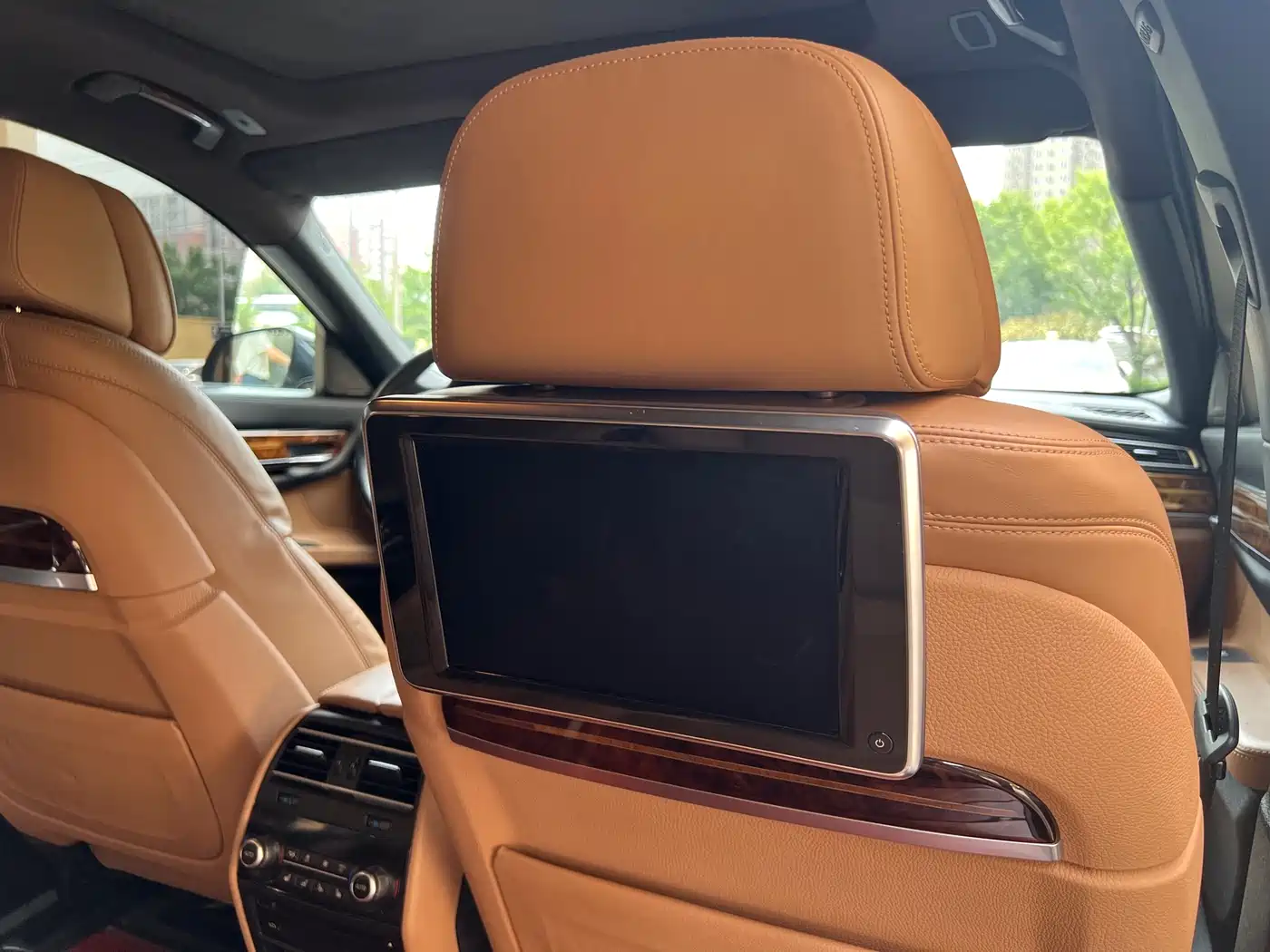 Фото 22 - BMW 7 Series