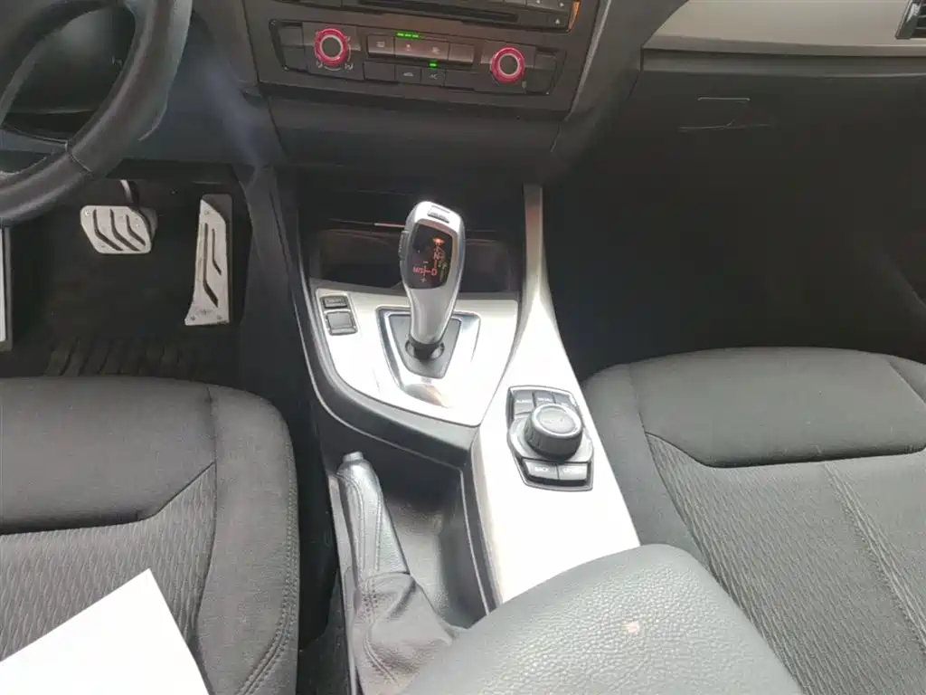BMW 1 Series (Import) 2013 Facelift 116i Leading Model фото 14