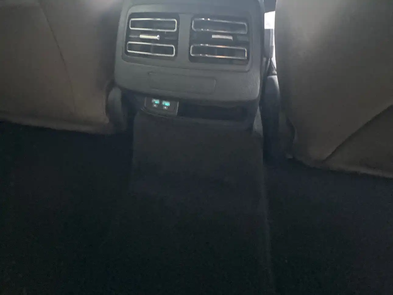 BYD Qin PLUS 2024 Glory Edition DM-i 55KM Leading фото 22