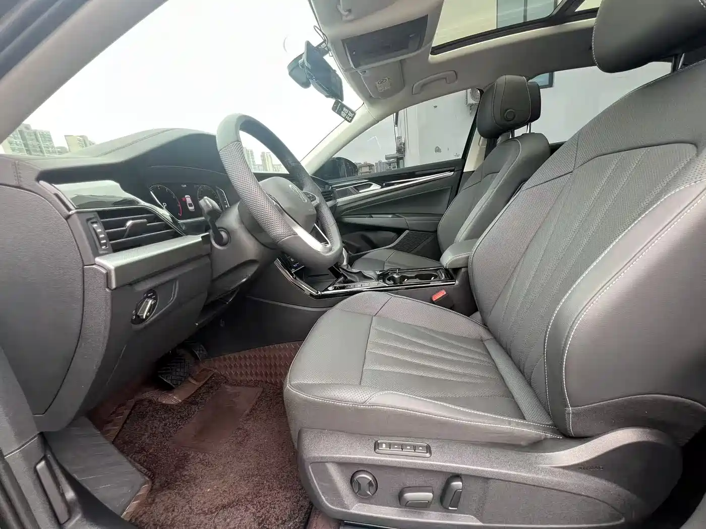 Volkswagen Passat 2025 Outstanding 330TSI Starlight Elite Edition фото 8