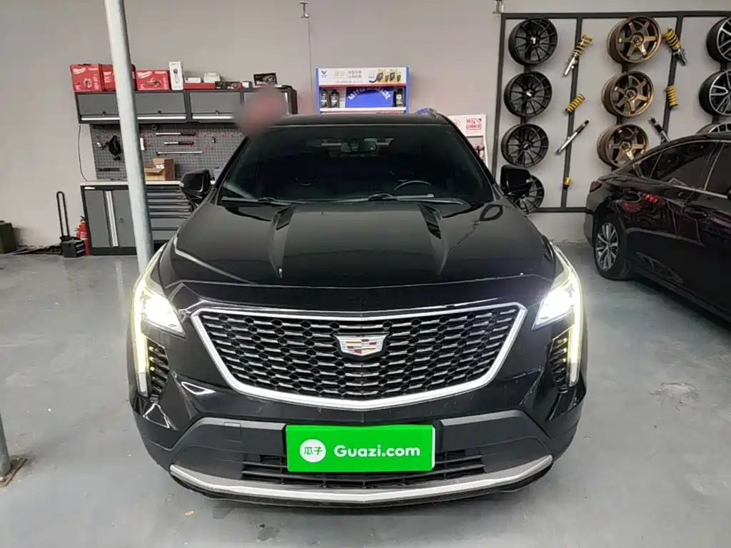 Photo 3 - Cadillac XT4