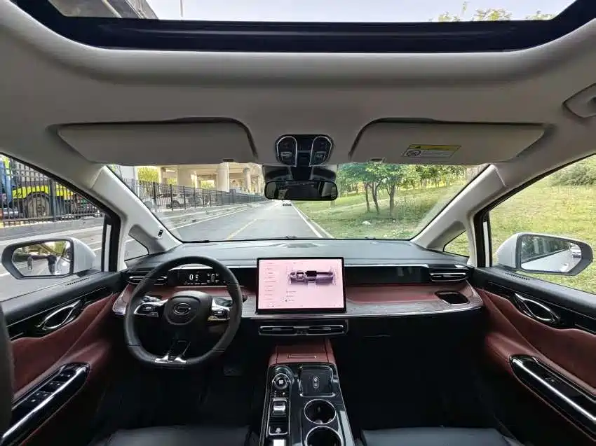 GAC Trumpchi Trumpchi E8 NEV 2024 150km Soaring Dragon Glory Edition фото 10