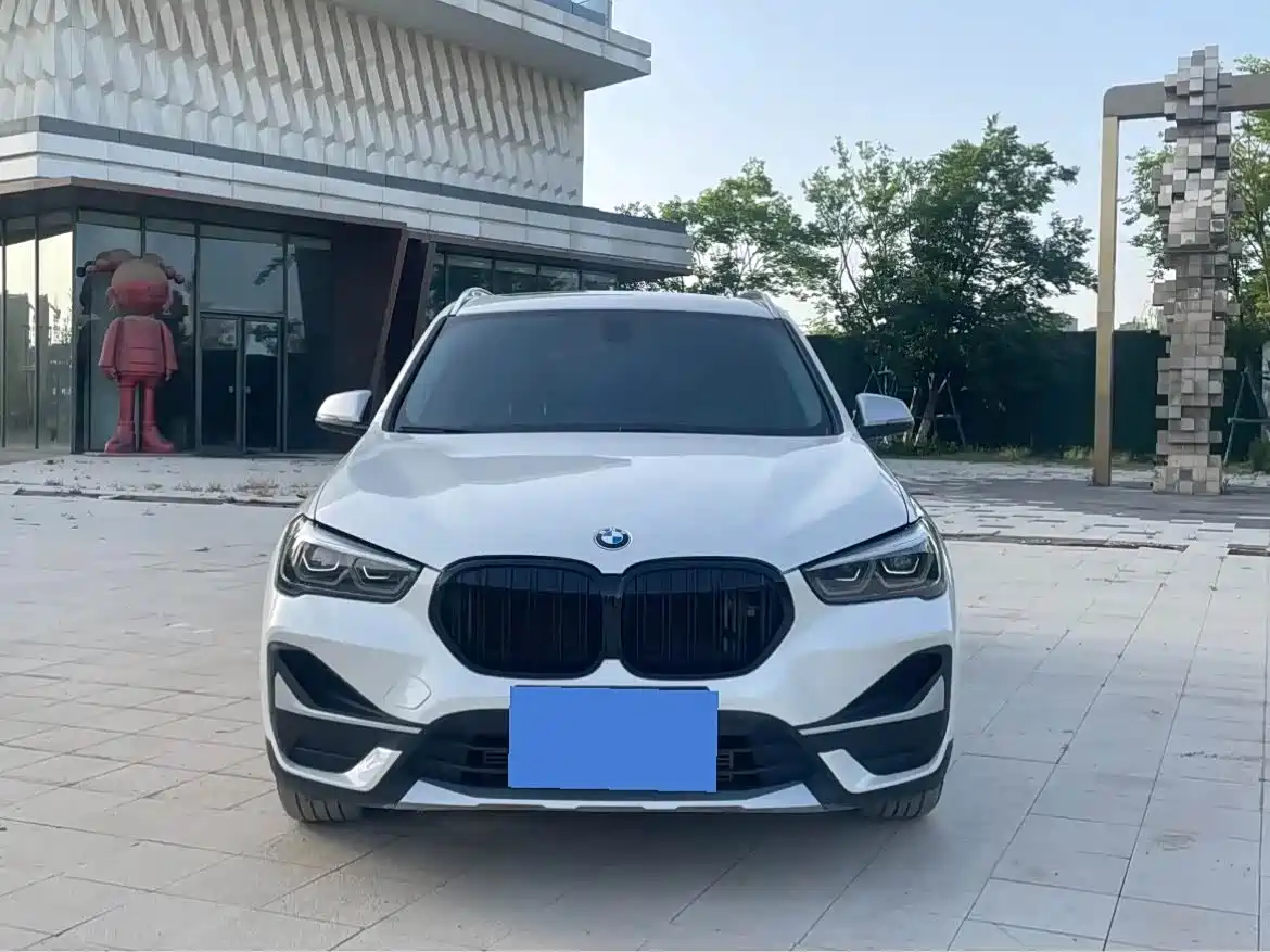 BMW X1 2022 sDrive20Li Premium фото 2