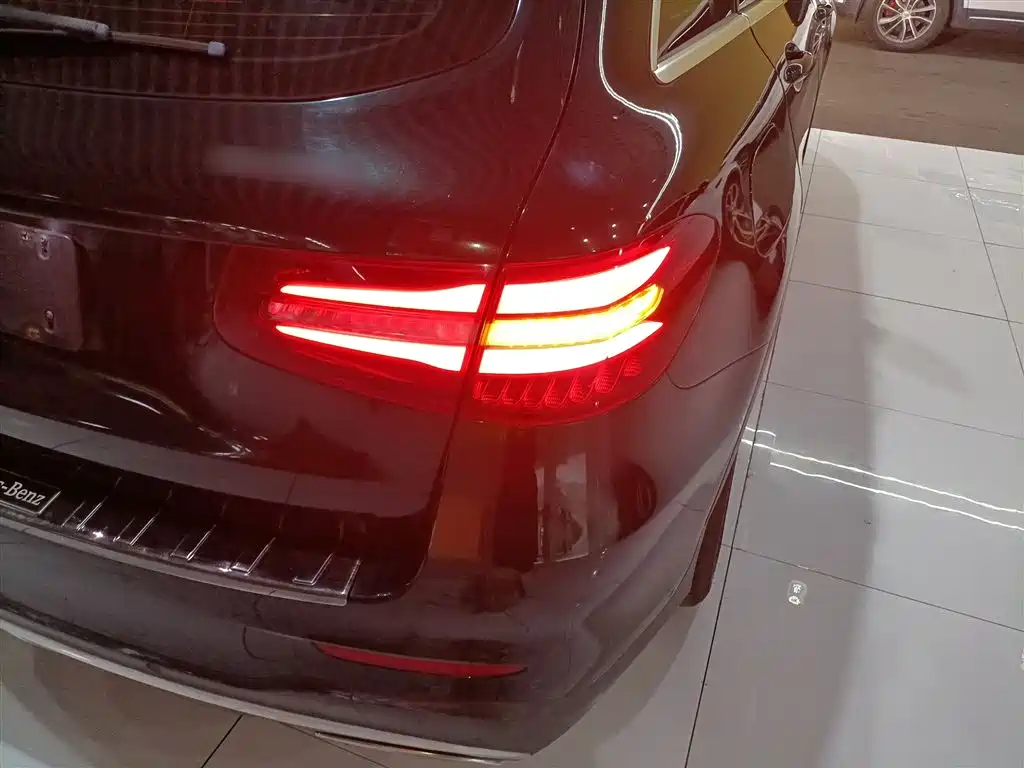 Mercedes-Benz GLC 2018 GLC 260 4MATIC Dynamic фото 8