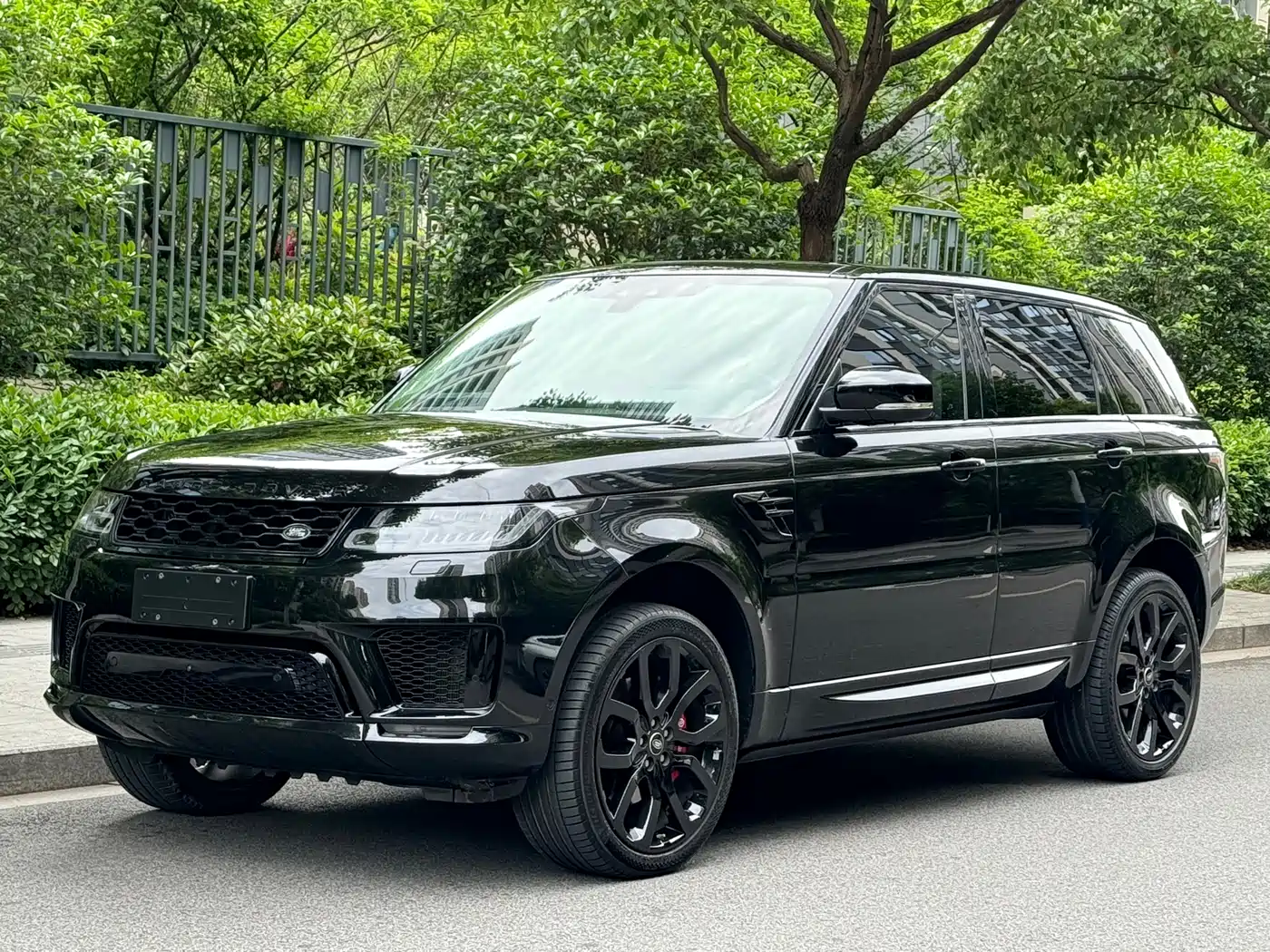 Land Rover Range Rover Sport 2021 3.0 L6 Gloss Black Edition