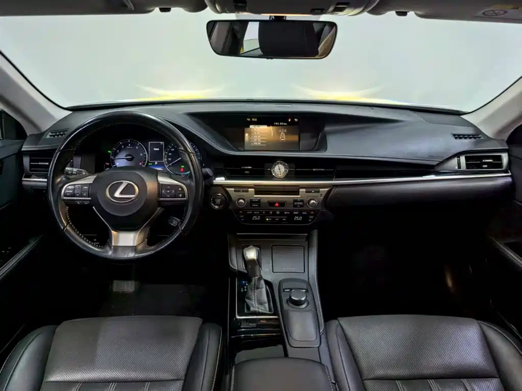 Lexus ES 2015 200 Elite Edition фото 4