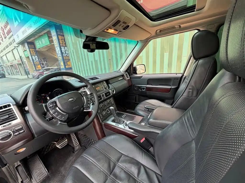 Land Rover Range Rover 2011 5.0 SC V8 фото 3